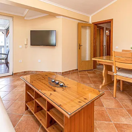 Gorgeous In With Kitchen Apartment *