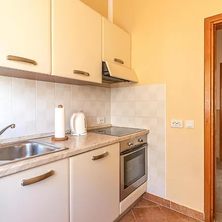 Apartment Gorgeous In With Kitchen *