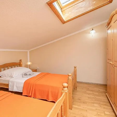 Gorgeous In With Kitchen Apartment *